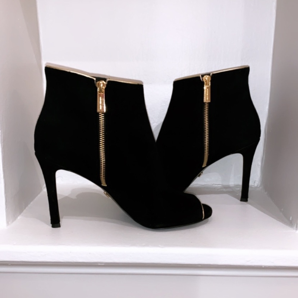 MICHAEL KORS Booties | Black & Gold Size 8.5